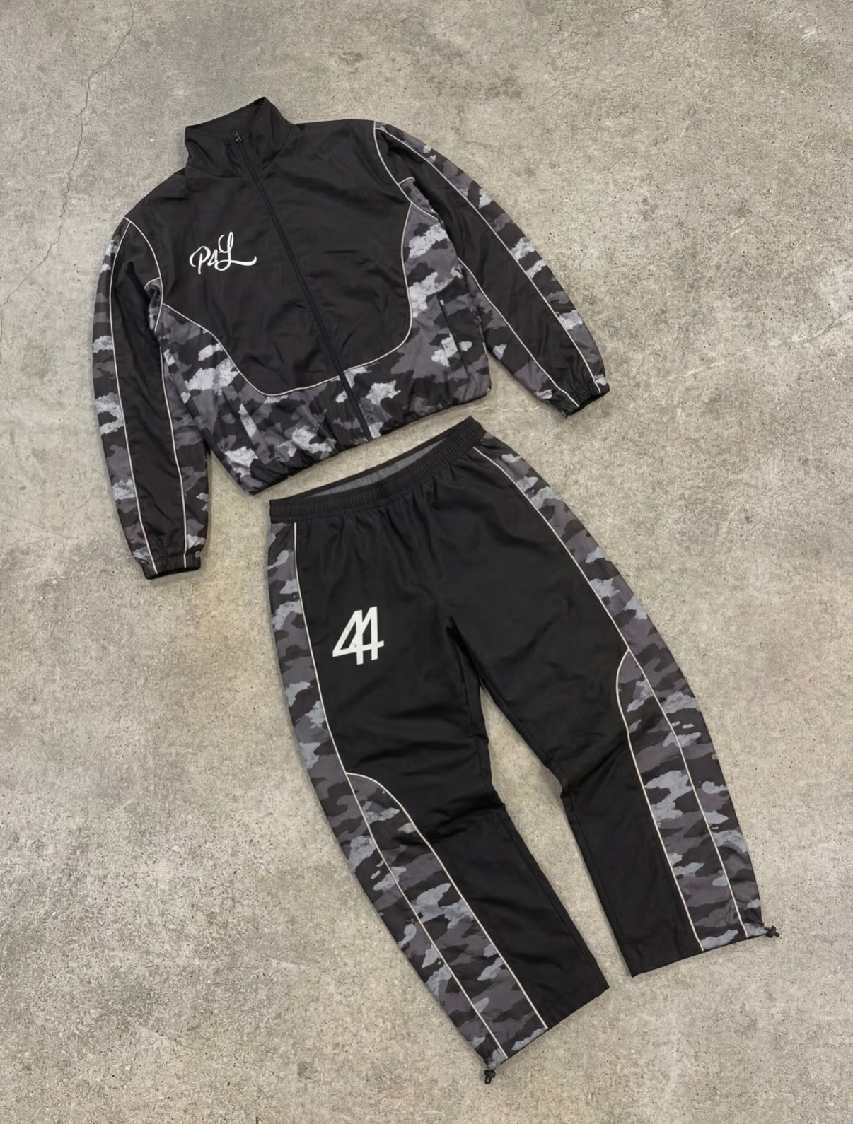 Black C8MO Vol 2